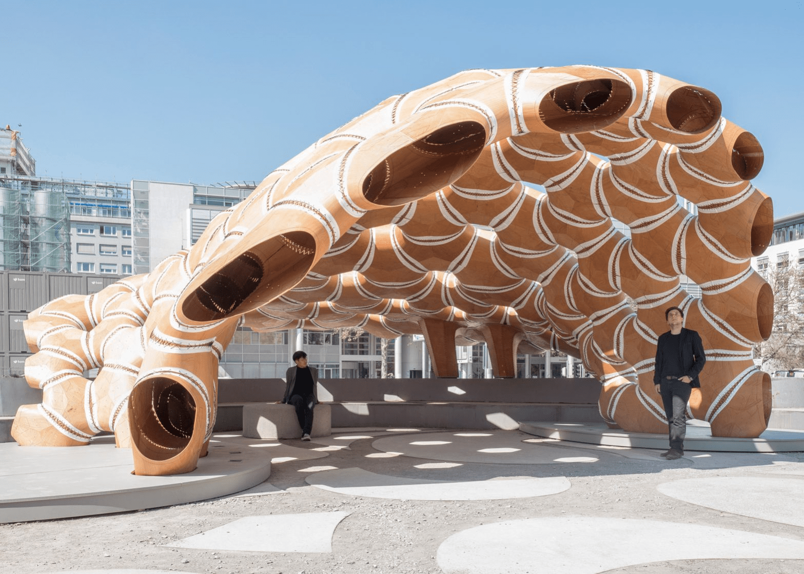 A cool structural architecture welded by robots