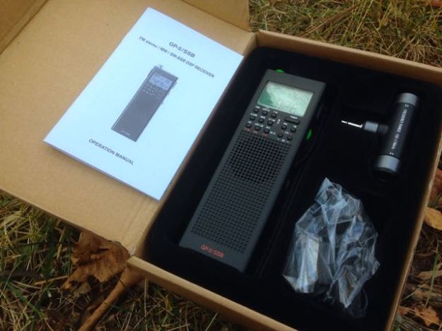 The GP5/SSB comes with a medium wave bar antenna, carry pouch, stereo ear buds, wire antenna and manual.