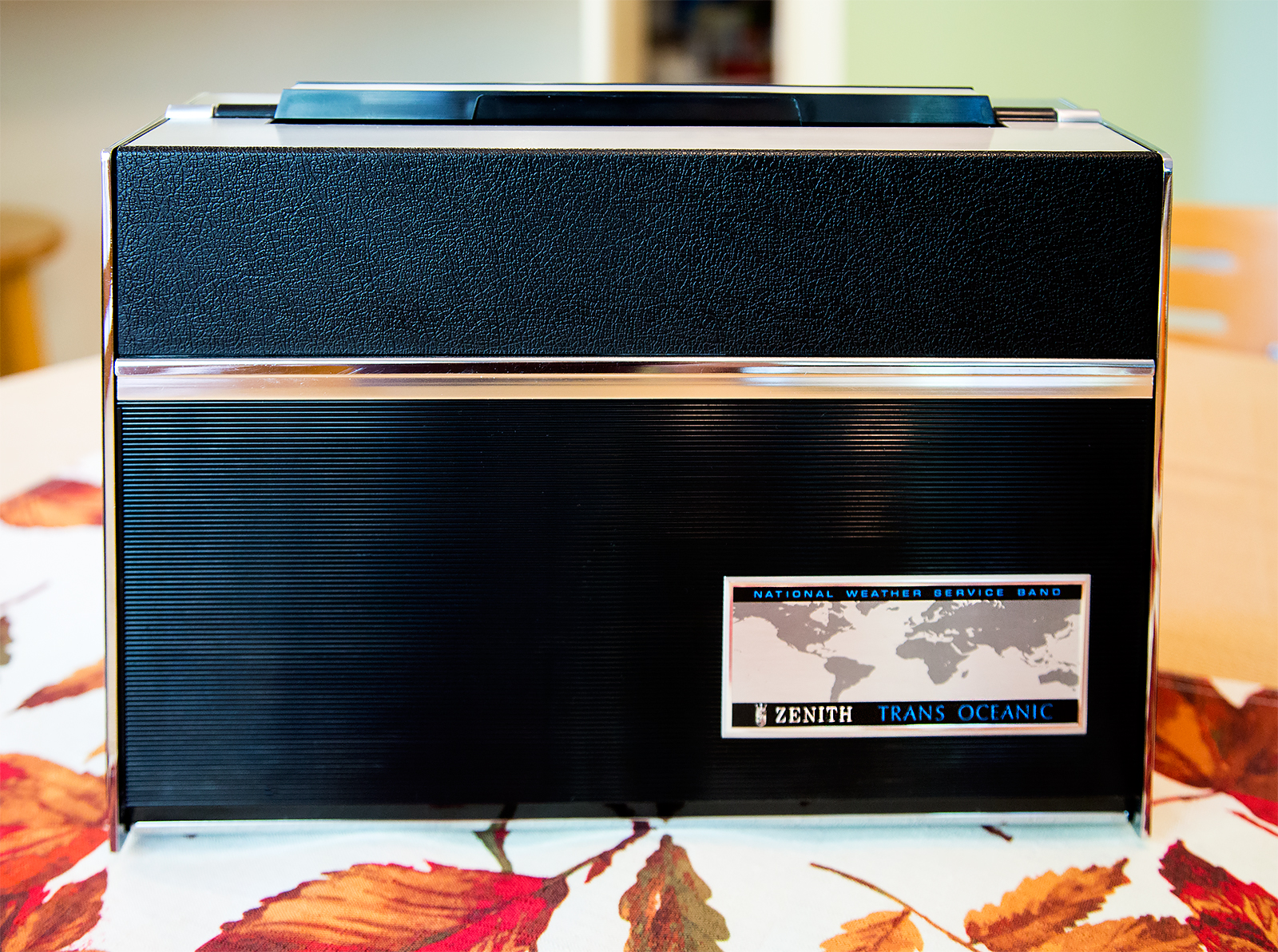 eBay Find: the Zenith Trans-Oceanic Royal D7000Y, with Comparisons