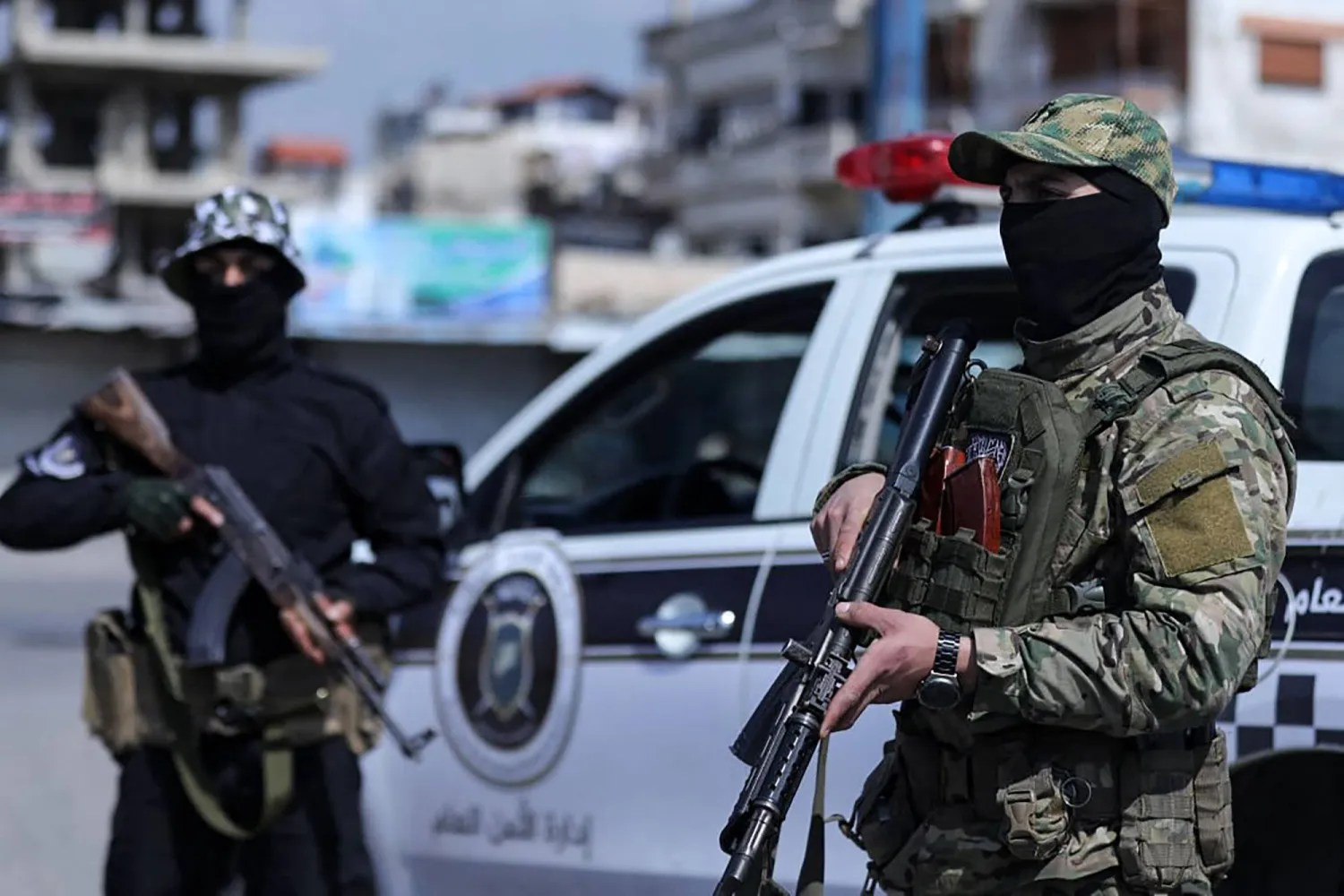 قوى الأمن الداخلي تلقي القبض على متورطين بزعزعة الأمن بريف حمص