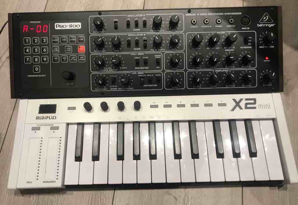 Behringer Pro-800 国内正規品 ほぼ新品 prophet5 Behringer Pro800 Analog Desktop Synth - a World Exclusive Review