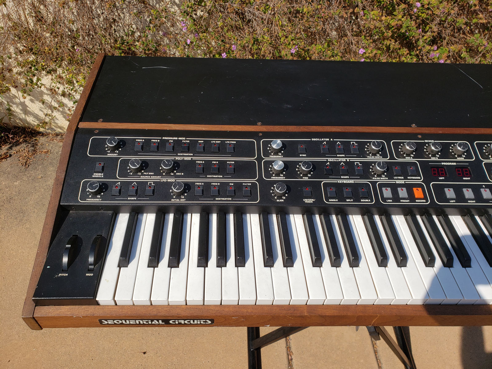 シーケンシャルサーキッツ　prophet T8  ビンテージシンセ Sequential Circuits Prophet T8 Vintage Analog Synthesizer