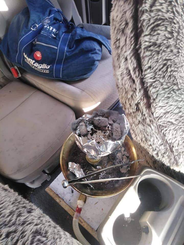 الأردن || يدخن النرجيلة خلال قيادته السيارة والشرطة تعترضه