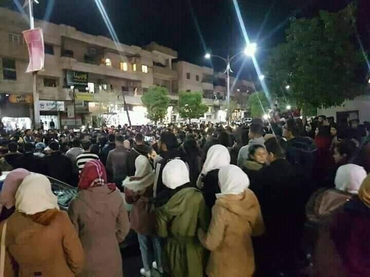 ازدحام شديد في شوارع حمص في ظل تفشي فيروس كورونا… والسبب صادم