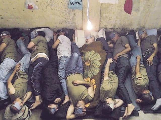 تتشابه سجون آل الأسد مع اختلاف الجلادين