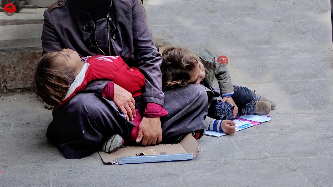 ماذنب هذا الطفل البائس الذي تتحامون مسّه وتتفادون مرآه إذا كانت الحرب قد اختارت له ذلك المصير البائس…