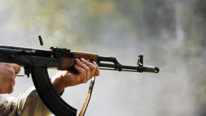 الميليشيات الإيرانية تقتل رجلاً وتصيب زوجته وسط سوريا