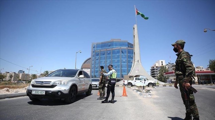 السلطة الفلسطينية تغلق مكتب إعلامي وتستدعى مديرها للتحقيق
