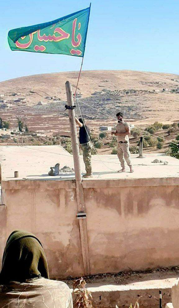 راية “ياحسين” ترفرف في إحدى بلدات ريف إدلب الجنوبي
