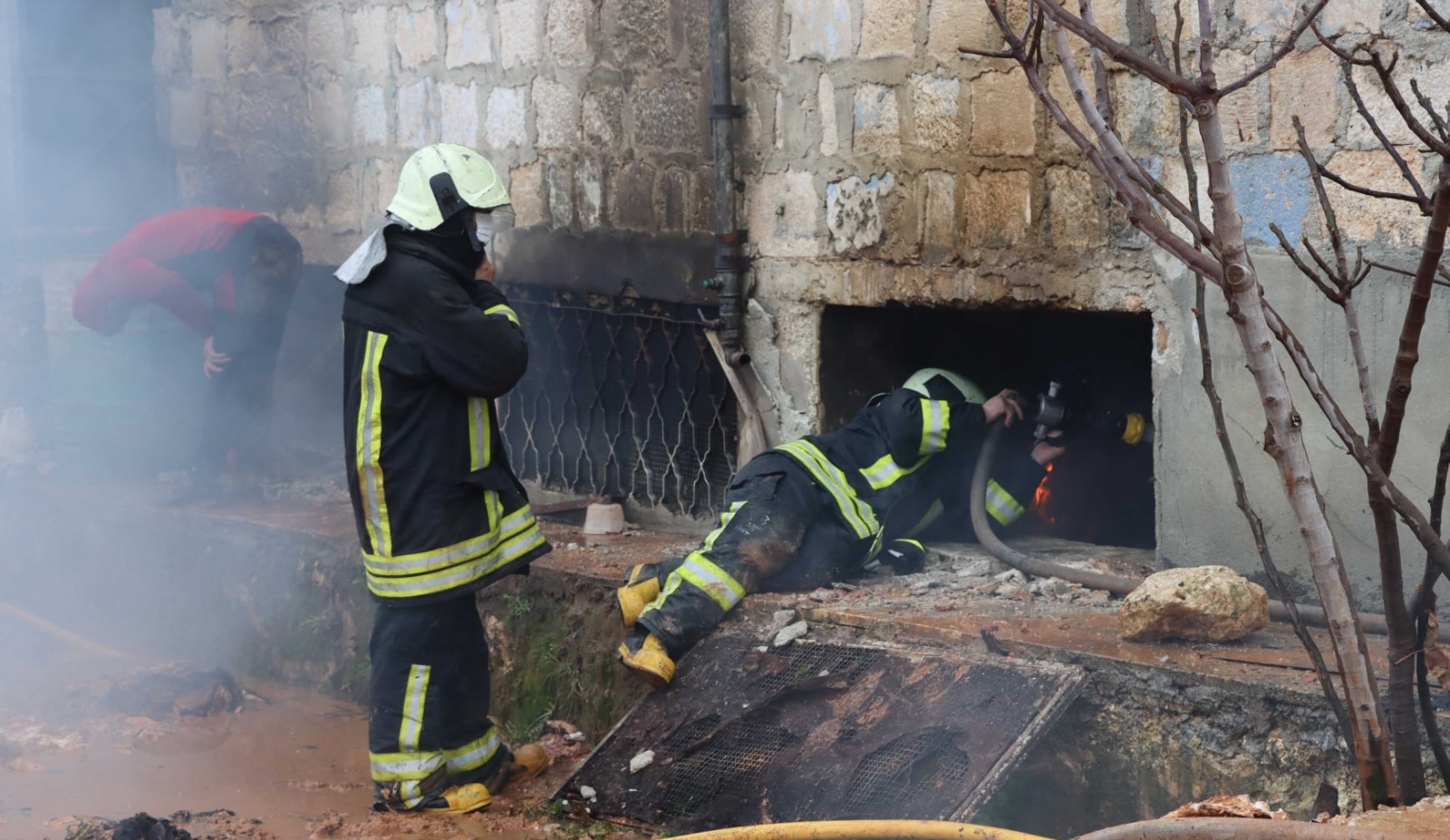 الدفاع المدني السوري ينعي أحد عناصره شمال غرب سوريا