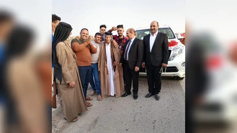 معمر عربي تجاوز سن الـ 100 يتزوج من شابة حسناء لتكون الثالثة