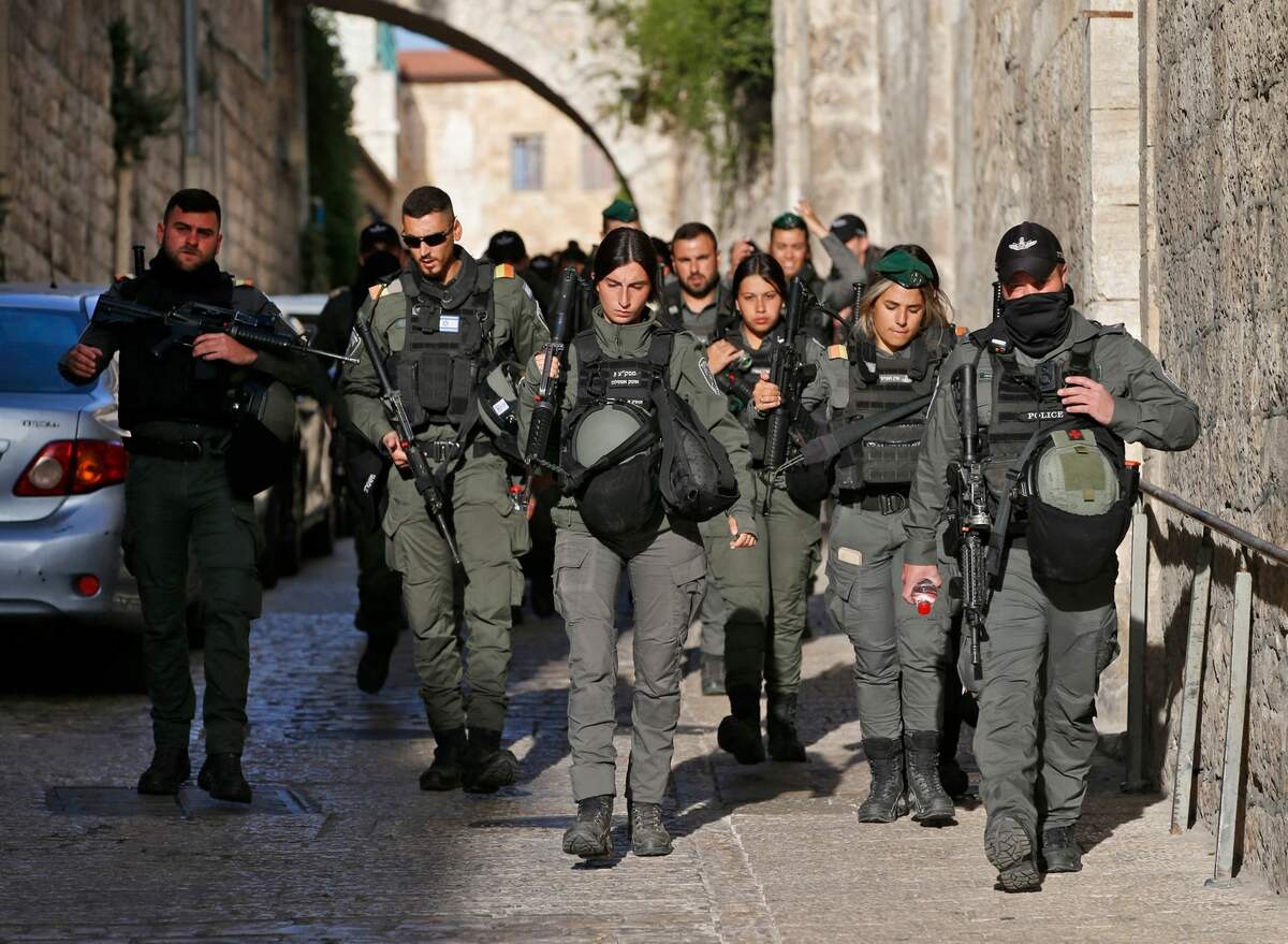 انسحاب لقوات الاحتلال من الأقصى وتنظيف باحاته قبل صلاة الجمعة