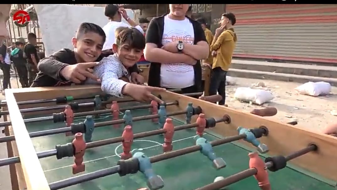 أجواء #العيد في  ملاهي الأطفال  وتعبيرهم عن  الشعور  بالفرح وتمنياتهم بالعودة إلى مدنهم وبلداتهم