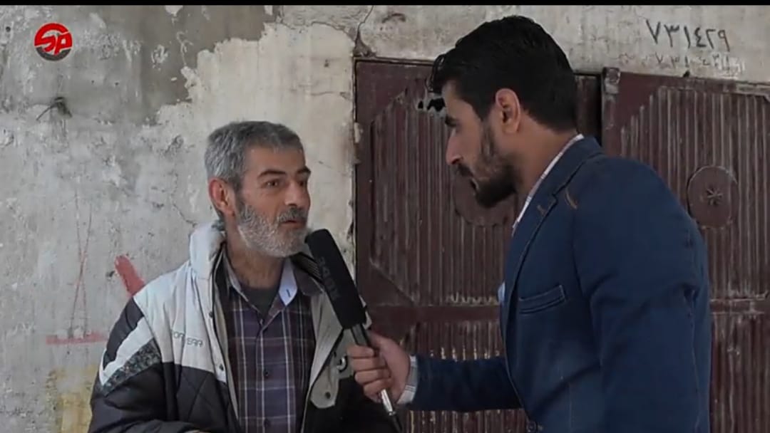 أصدر رأس النظام السوري عفوا عاما.. ولكن ماذا عن حقيقته، وماهو رأي الأهالي في الشمال السوري بهذا العفو؟! عدستنا رصدت آراء بعض الأهالي بمدينة كفرتخاريم شمال غرب إدلب حول هذا العفو..