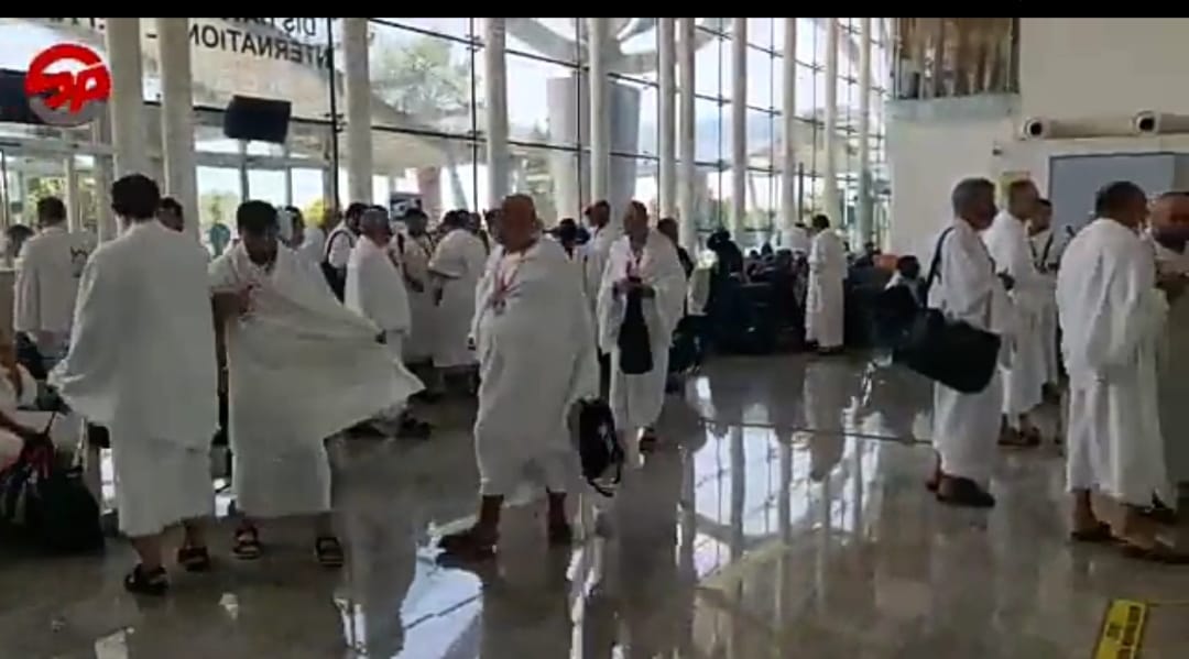 الدفعه الأخيرة للحجاج السوريين لانطلاقهم من مطار هاتاي إلى  المملكة العربية السعودية لتأدية مناسك الحج لموسم 2022