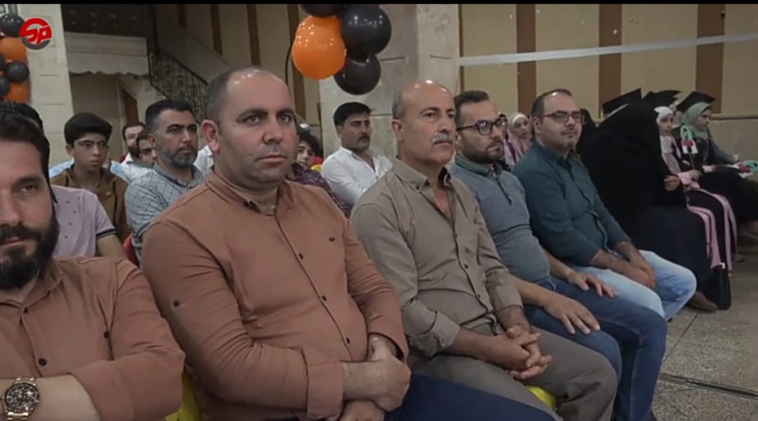 تكريم جماعي للطلاب المتفوقين في مدينة ارمناز عن طريق مبادرة شخصية تشجيعية للطلاب المتفوقين وللطلاب في السنوات القادمة