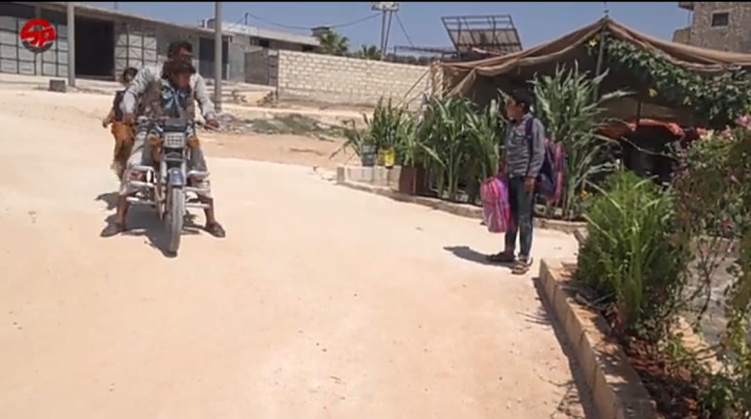 معاناة التعليم عند أبو محمد المهجر من ريف إدلب الجنوبي والمقيم في إحدى مخيمات الشمال_السوري