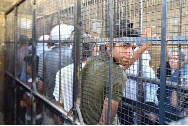 استمرار ظاهرة ” التنظيم بالأقفاص” للحصول على الخبز في ريف دمشق