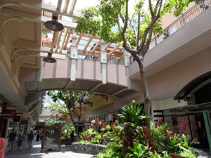 HIgh-End Hawaii shopping Ala Moana Center