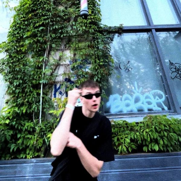 Real Lowly Pluto Teletype - Premium Dark Illustration Gallery - Desktop