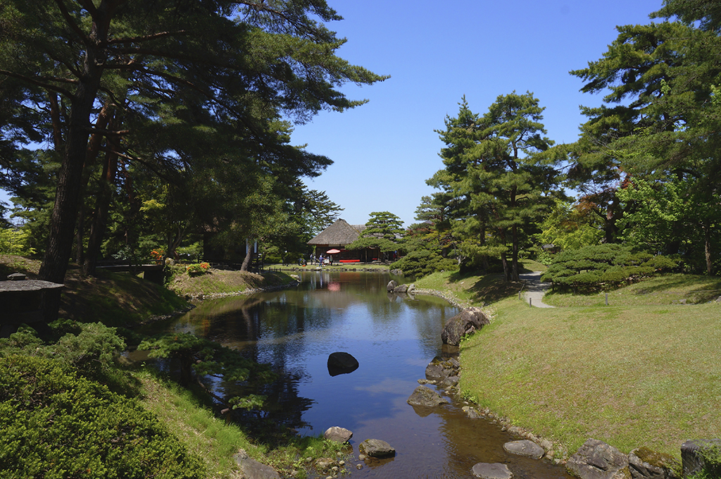 中室田の接吻道祖神 | ニッポン旅マガジン