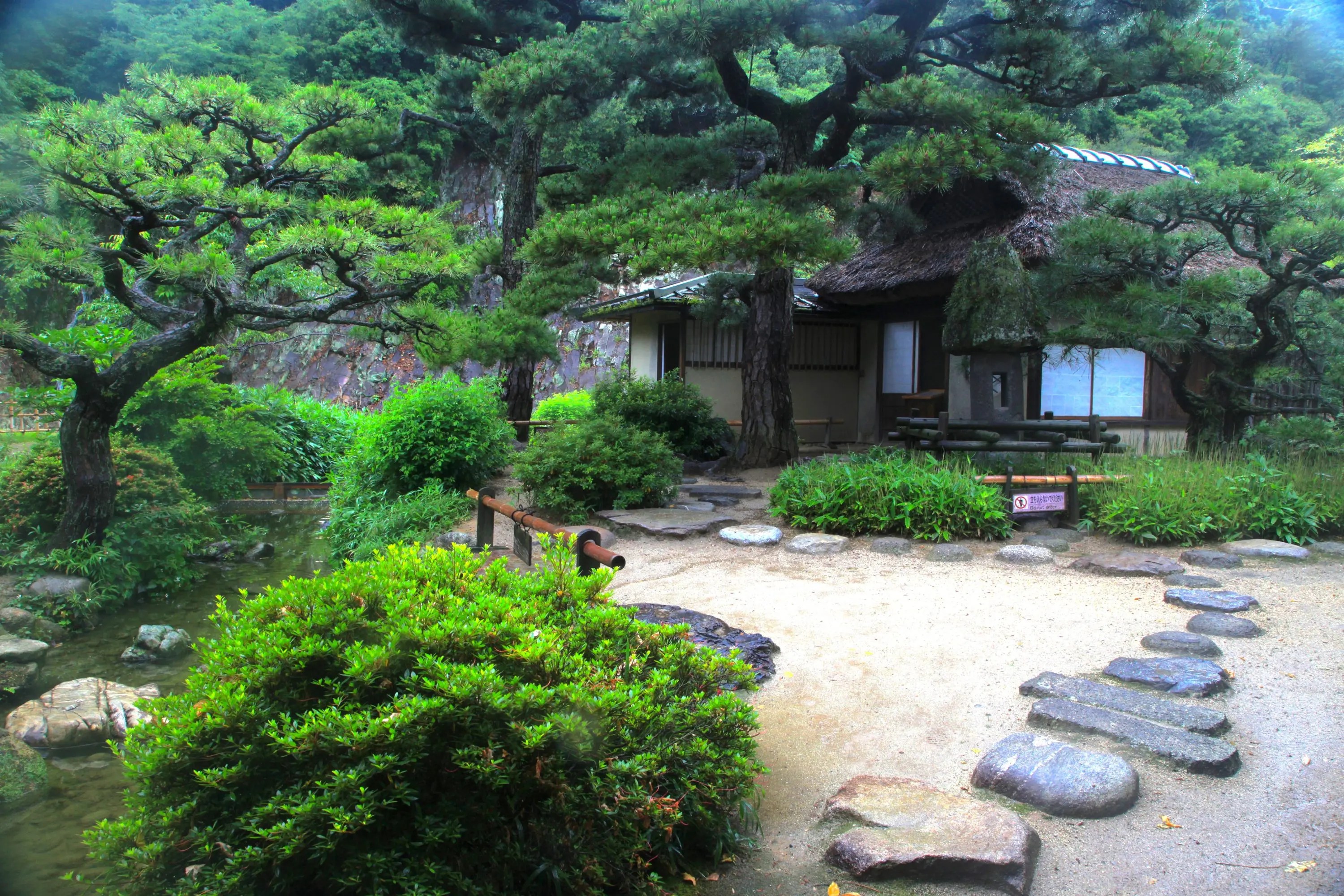 栗林公園・旧日暮亭 | ニッポン旅マガジン