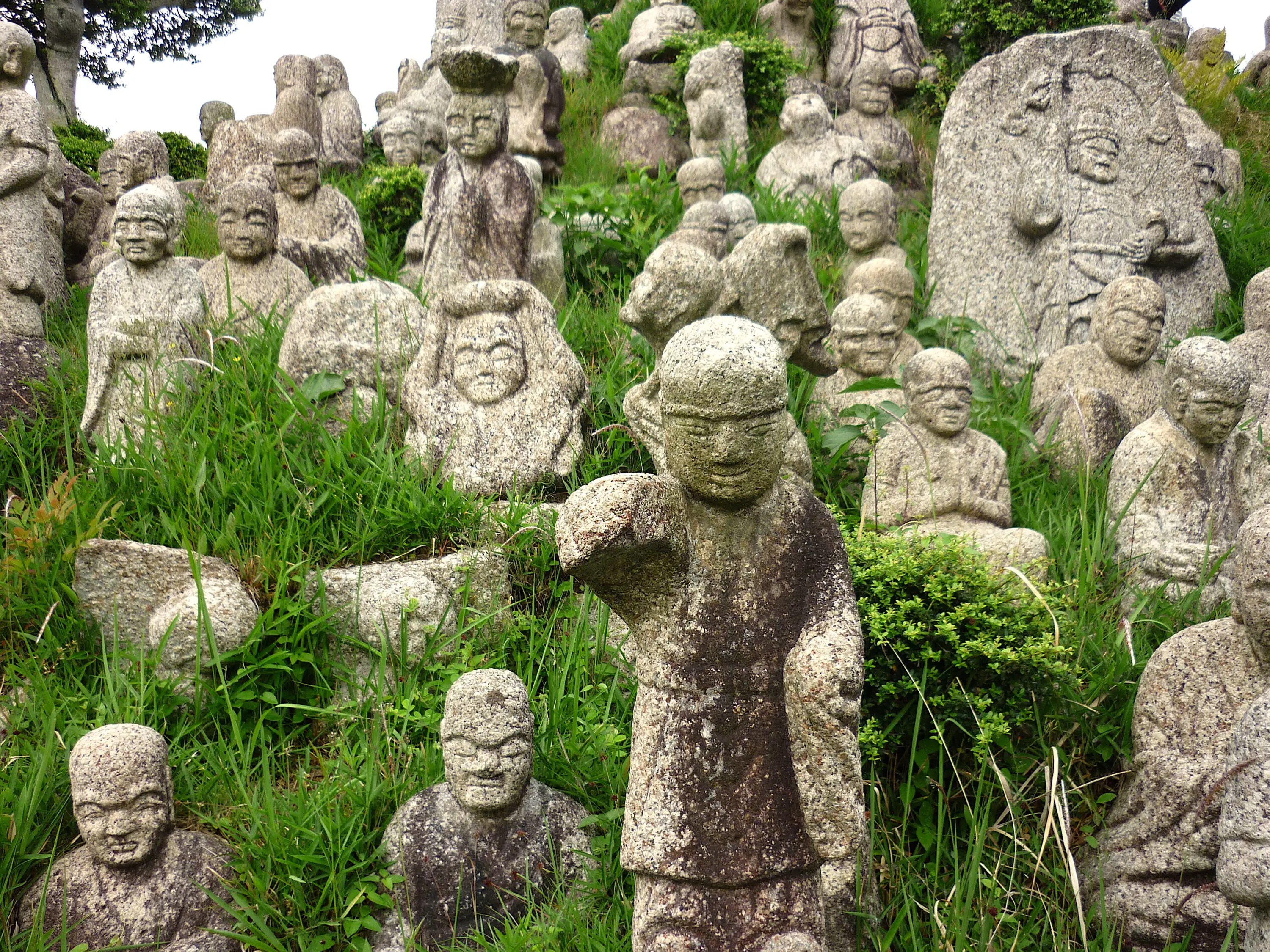 竹成大日堂五百羅漢 | ニッポン旅マガジン