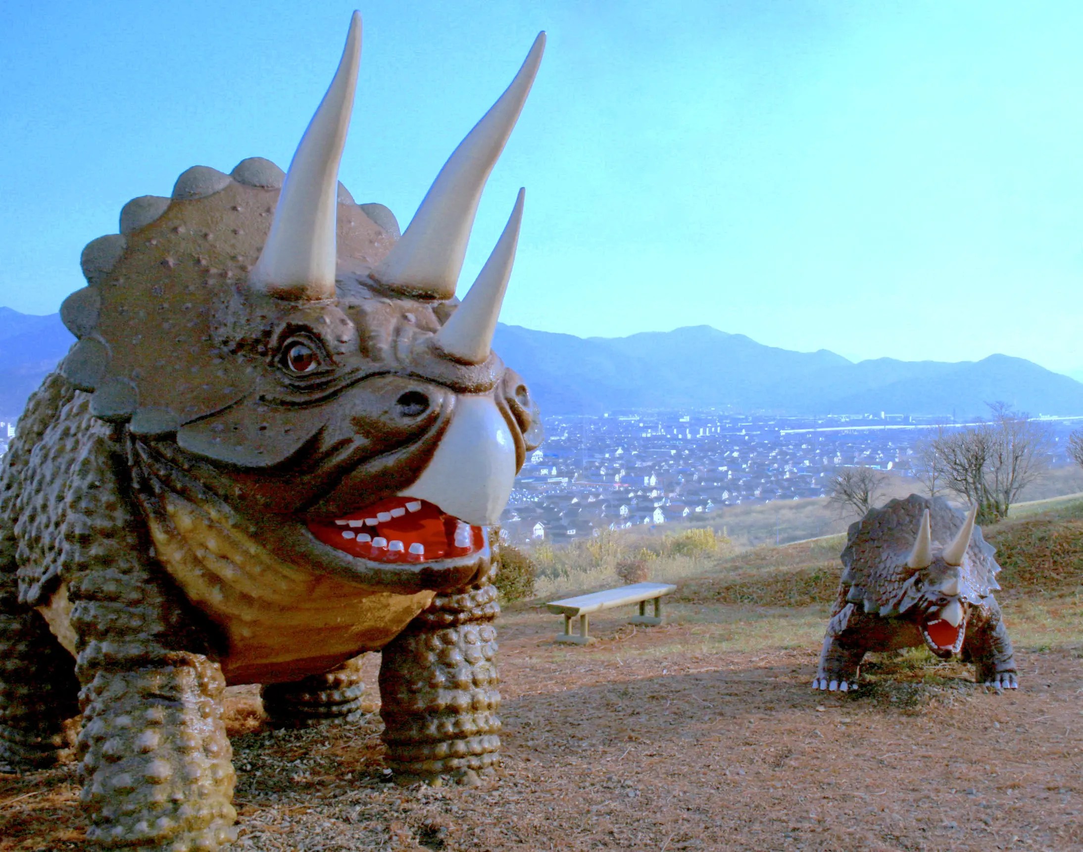 茶臼山恐竜公園 | ニッポン旅マガジン