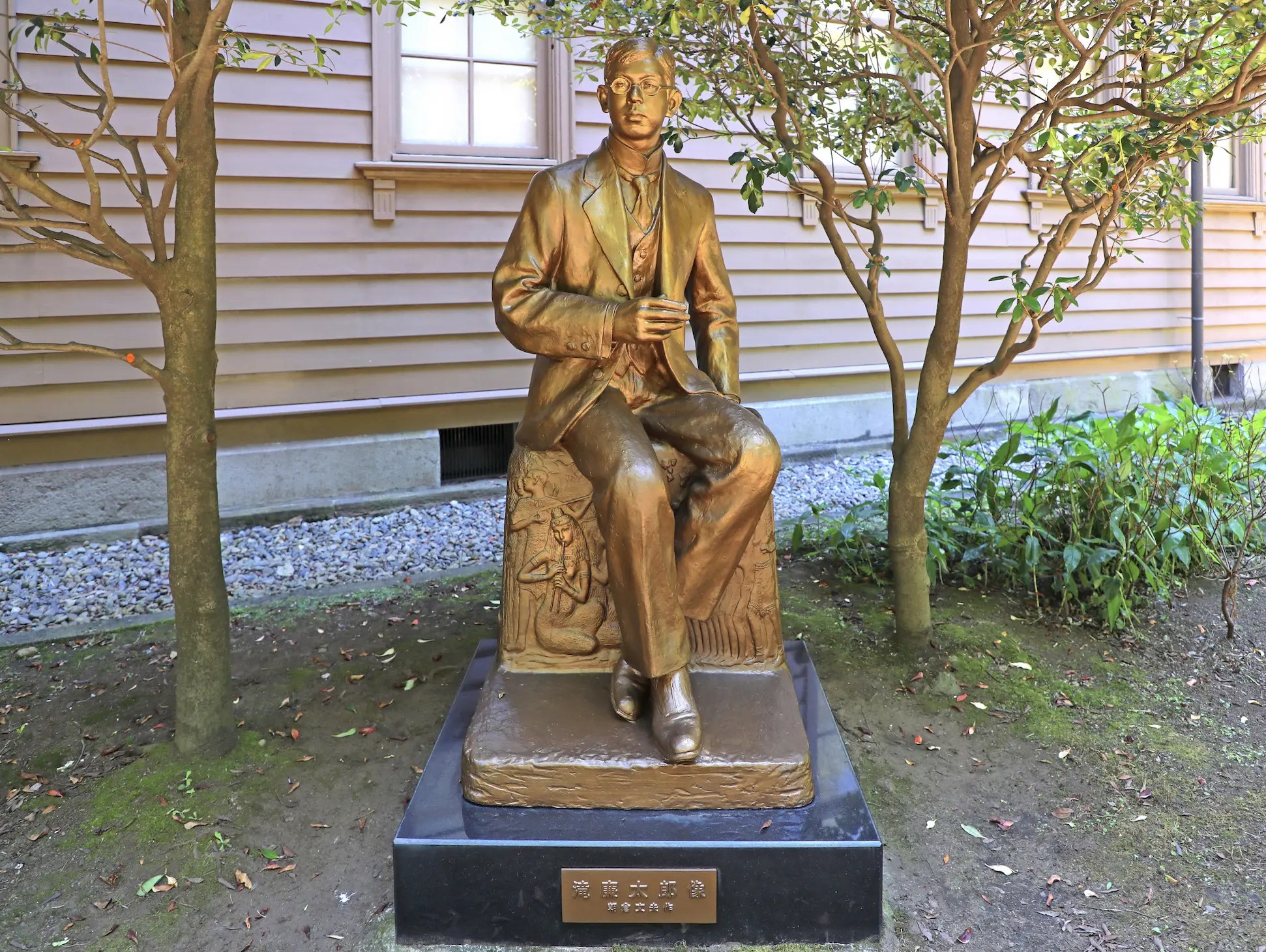 滝川美堂 瀧川美堂 昭和乙未年 木彫 上杉謙信 像 在銘 武将像 置物 古美術 ファイル:Uesugi-Yozan statue.jpg - Wikipedia
