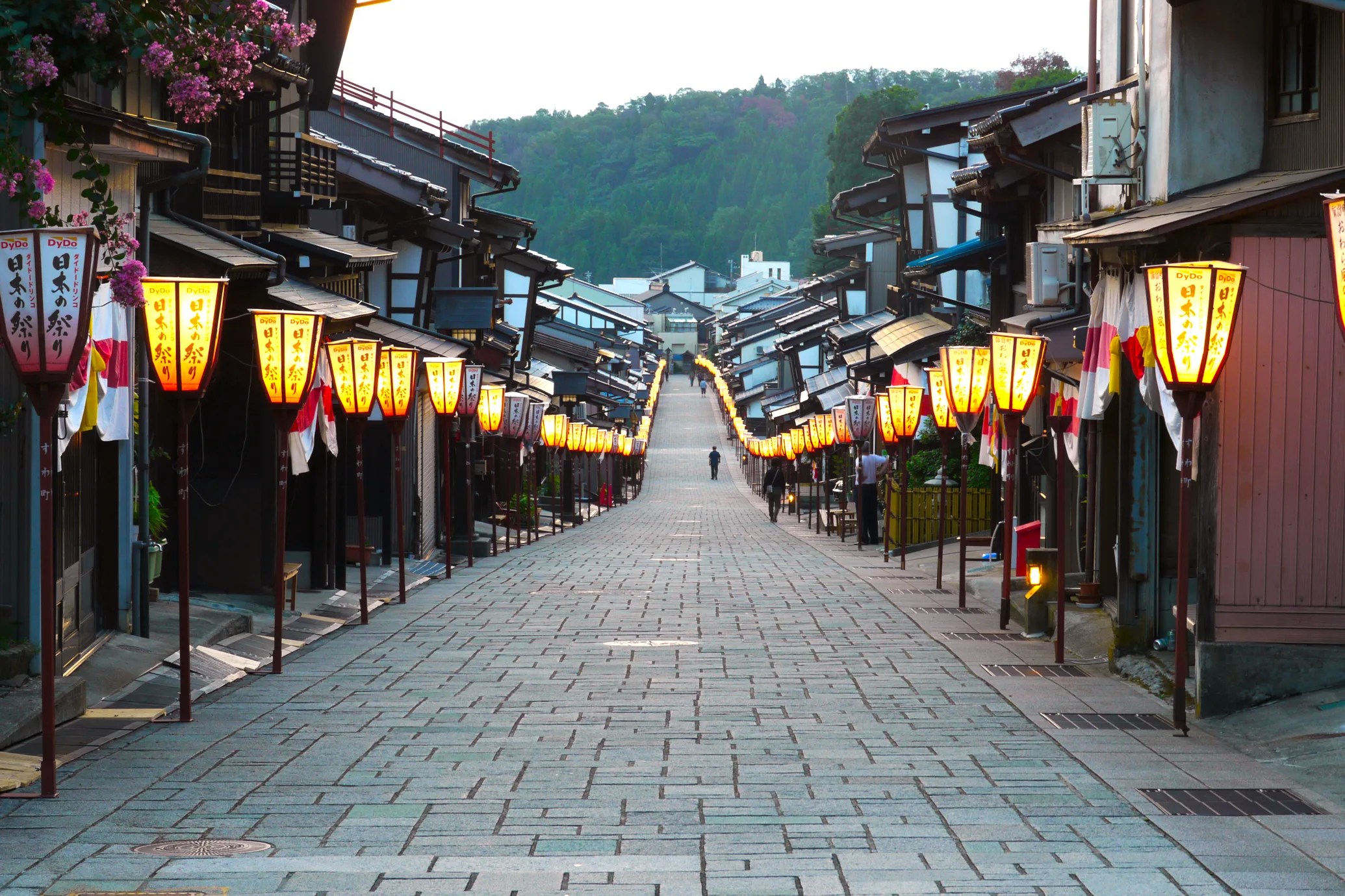 諏訪町本通り（越中八尾） | ニッポン旅マガジン