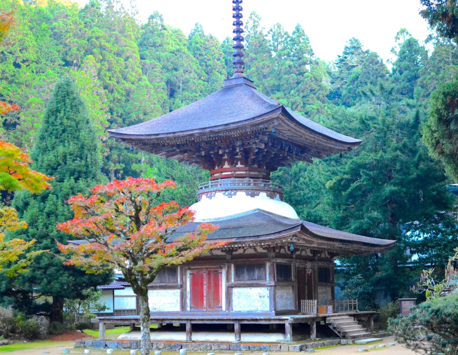 石山寺・多宝塔 | ニッポン旅マガジン