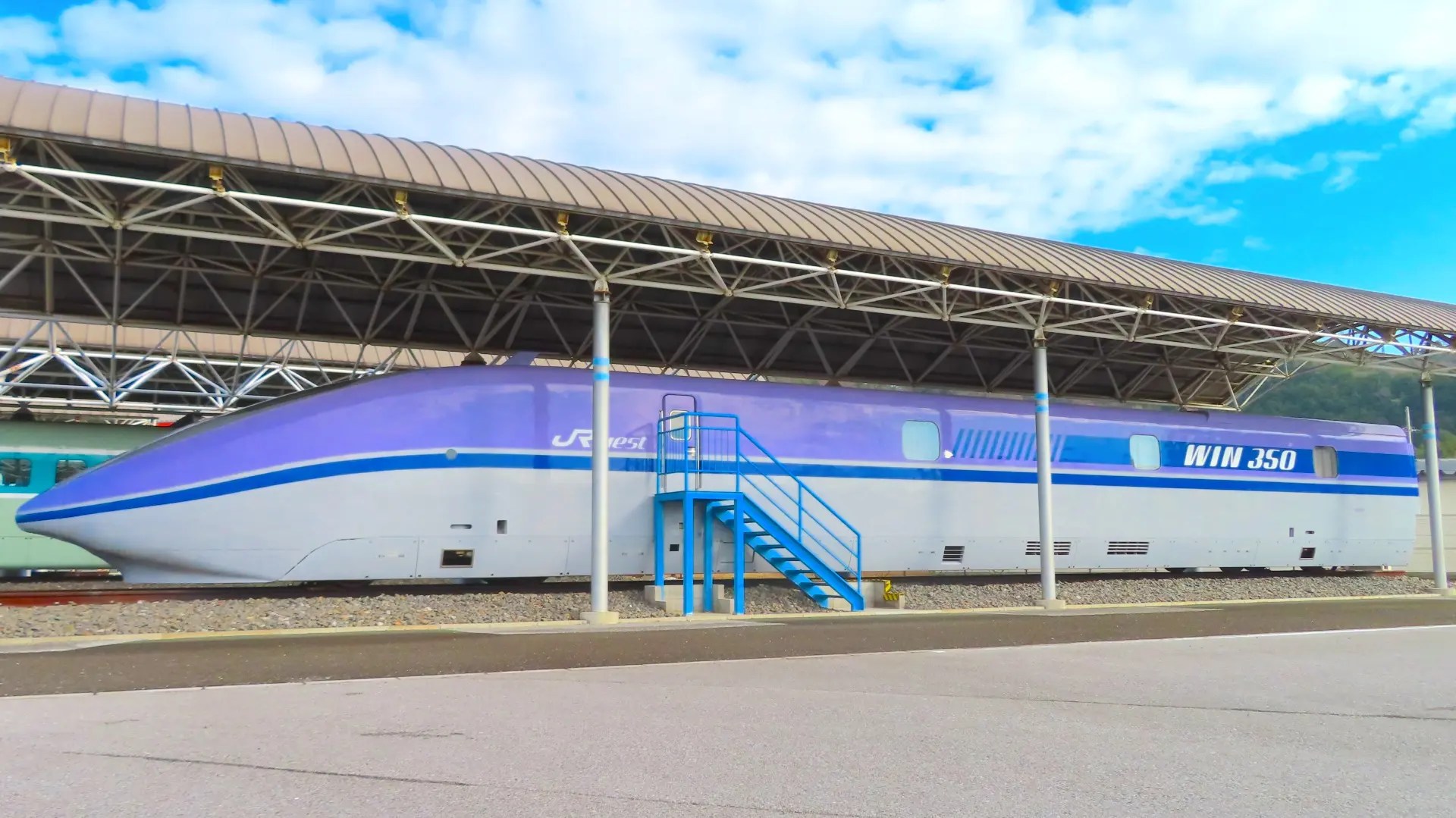 飛行機との熾烈な戦いに挑んだ500系新幹線試作車「WIN350」とは