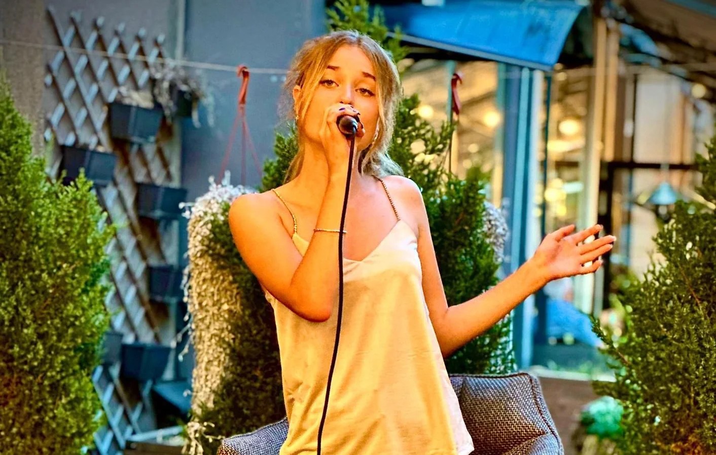 Daily Live Music at Table 7