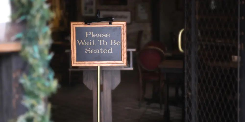 Eliminating live queues with an online waiting list