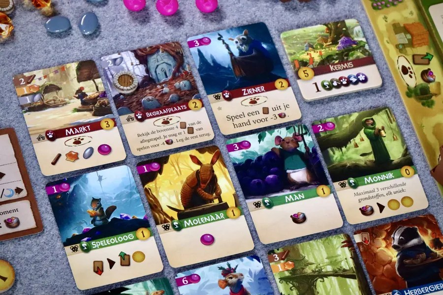 Cận cảnh bàn chơi Everdell Duo