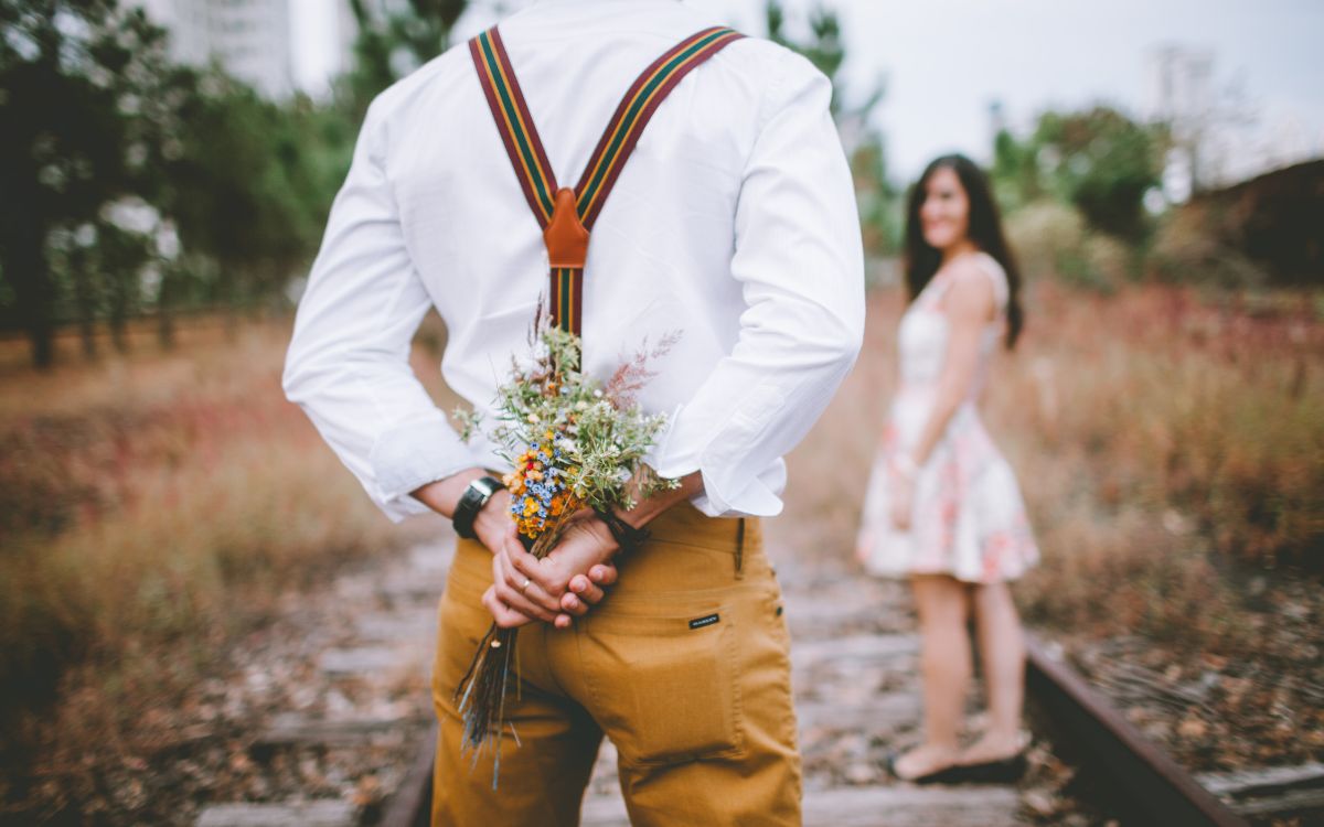 Looking for love has changed with the rise of dating apps, but face to face connection remains an important part of modern dating. Photo: aliceabc0/CC/Pixabay