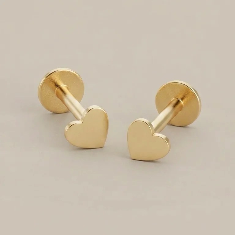 Heart - Labret interne doré avec un cœur