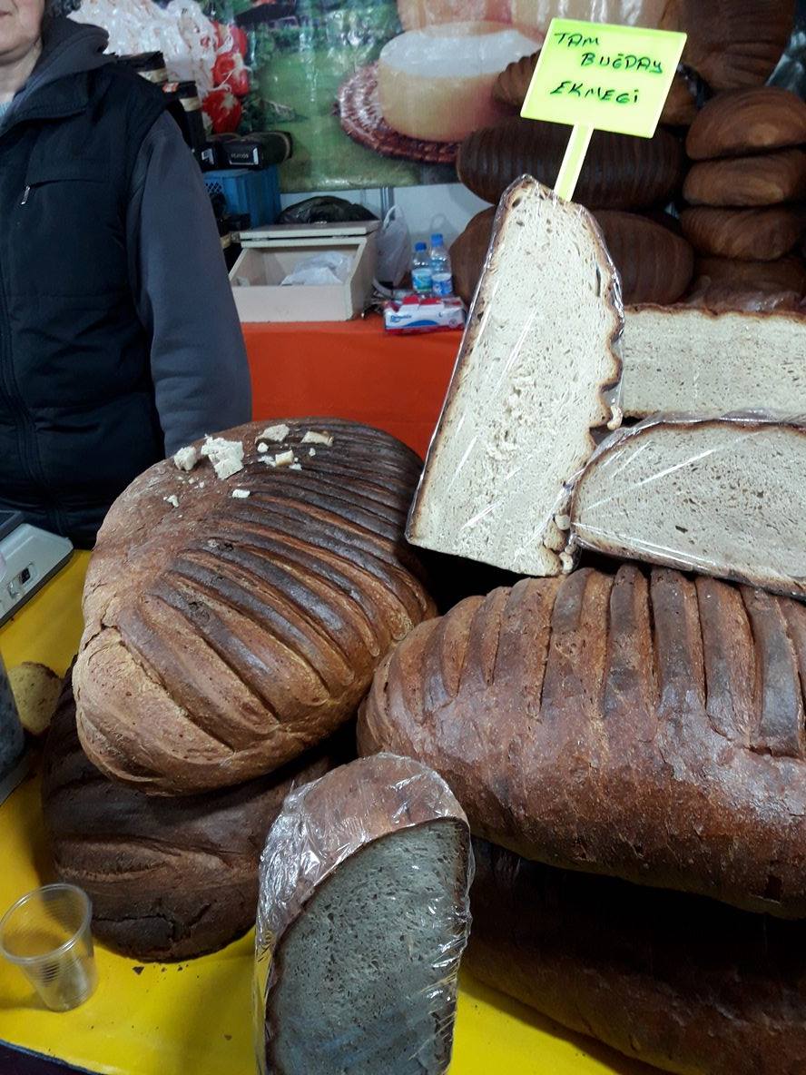 Хлеб гигантских размеров из местности Trabzon