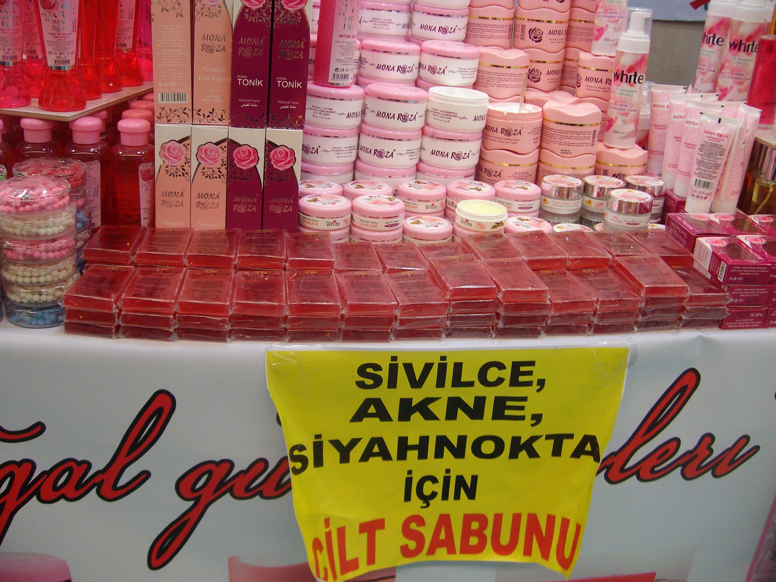 Стенд Спарты, изделия из роз