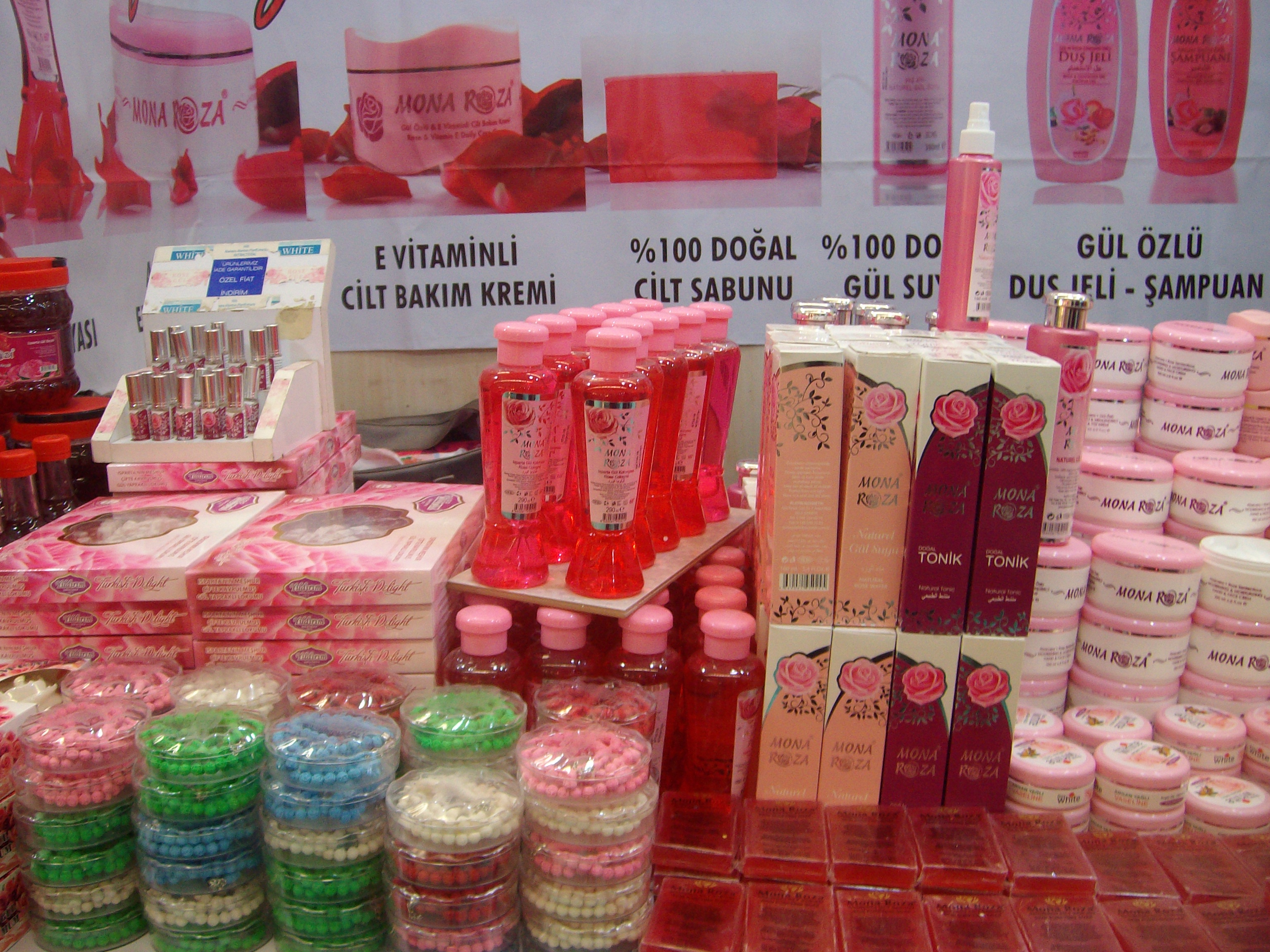 Стенд Спарты, изделия из роз