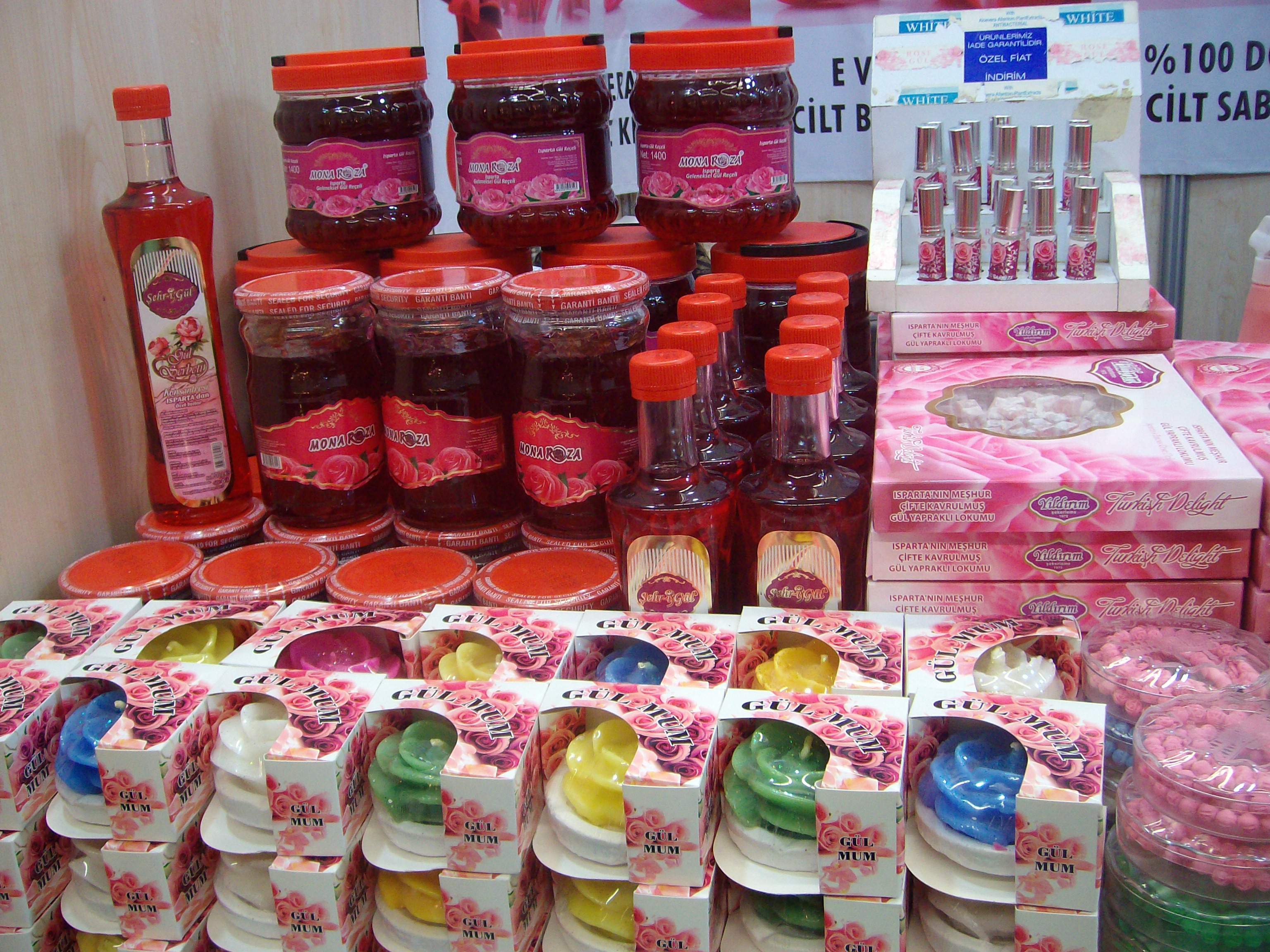 Стенд Спарты, изделия из роз