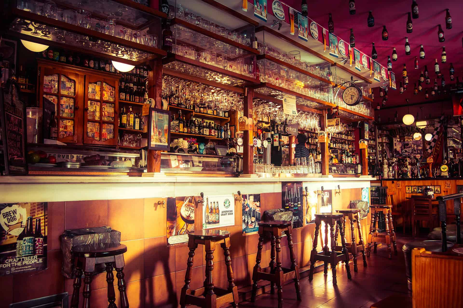11 Insurance Red Flags Restaurants, Bars, and Nightclubs Must Fix Before Fall Crowds Hit