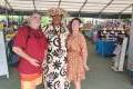 Céline et Dominique découvre avec émerveillement le marché de Papara pendant leur fabuleux TiTi's Tahiti Tour