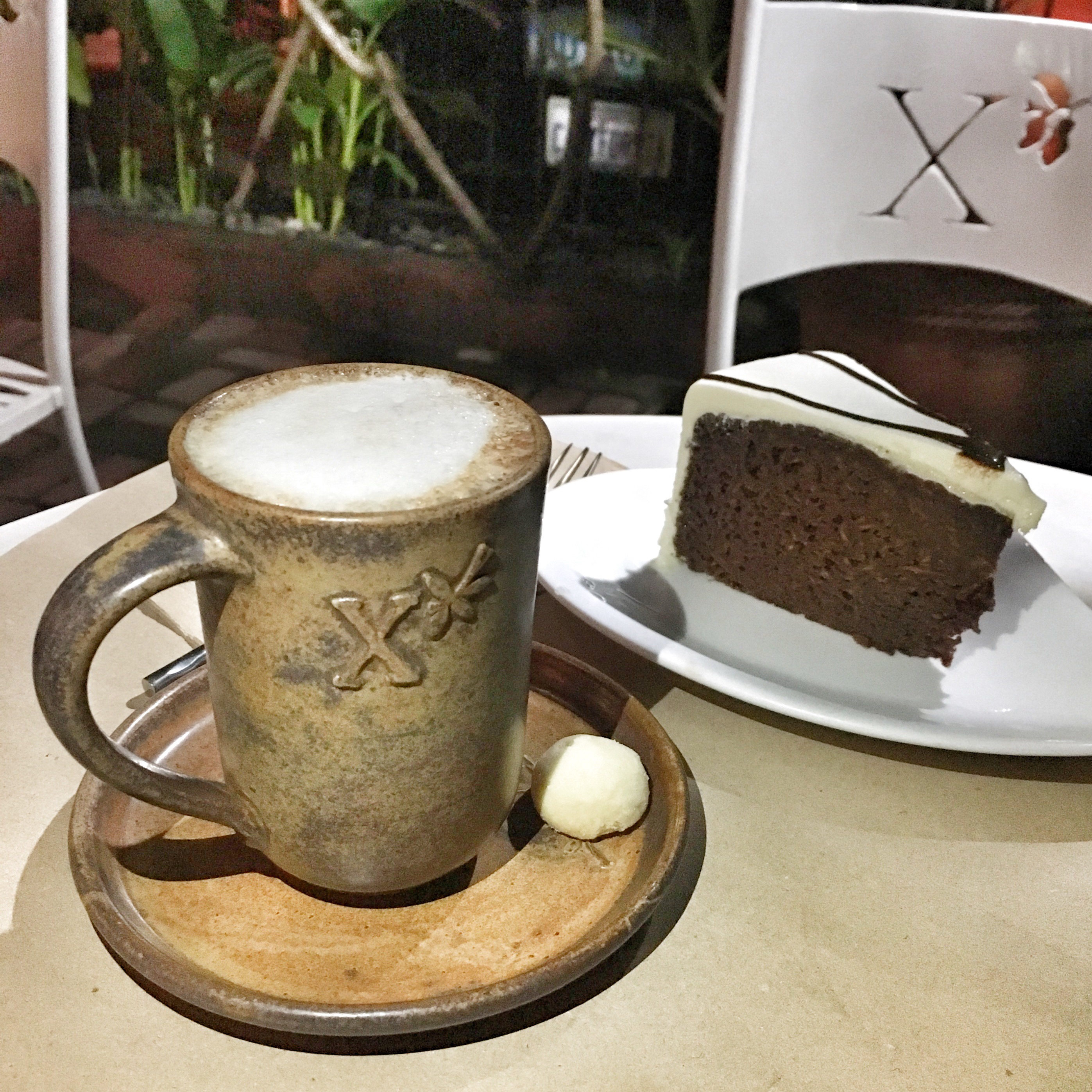 Tablea de Xocolat and Carrot Cake