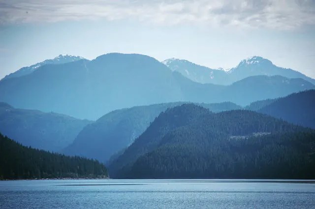 campbell river, mountains and ocean.