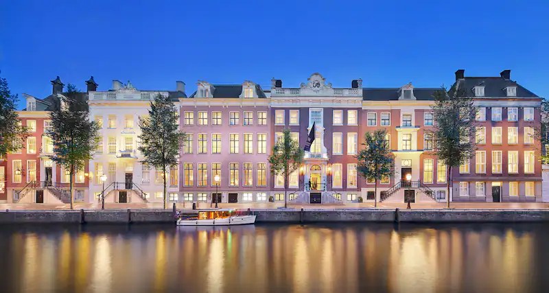 Photo of front of the Waldorf Astoria Amsterdam