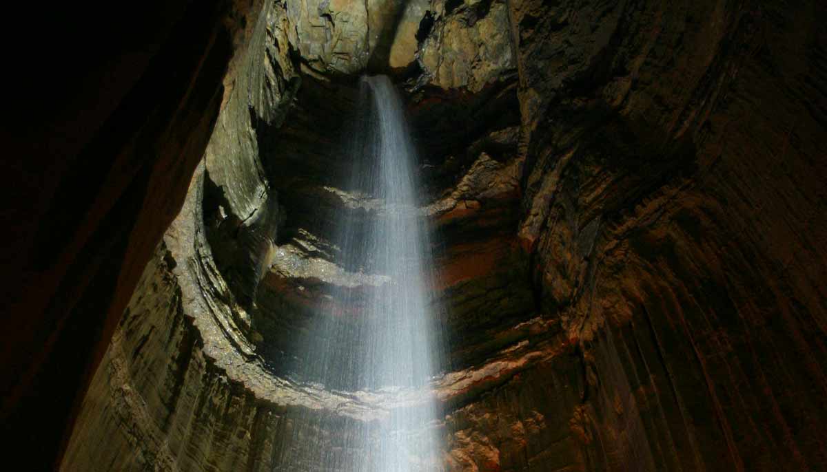 Chattanooga: Ruby Falls – TakeMyTrip.com