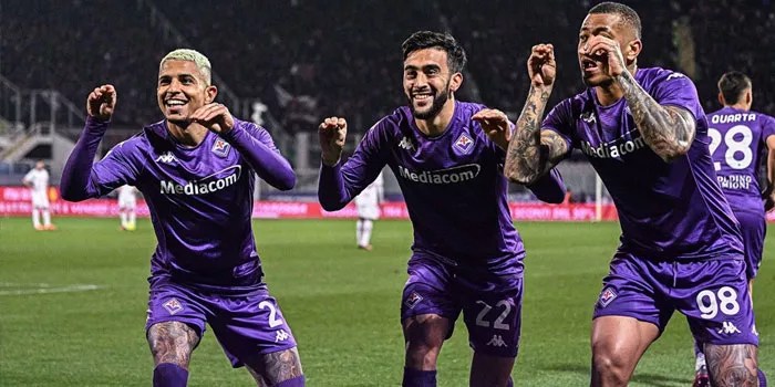Fiorentina Hancurkan Harapan Milan dengan Kemenangan 2-1 yang Mengejutkan
