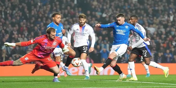 Lyon Tunjukkan Ketangguhan Comeback Berhasil di Ibrox Stadium