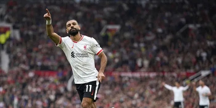 Arne Slot: Mohamed Salah bisa jadi Bek Kanan!